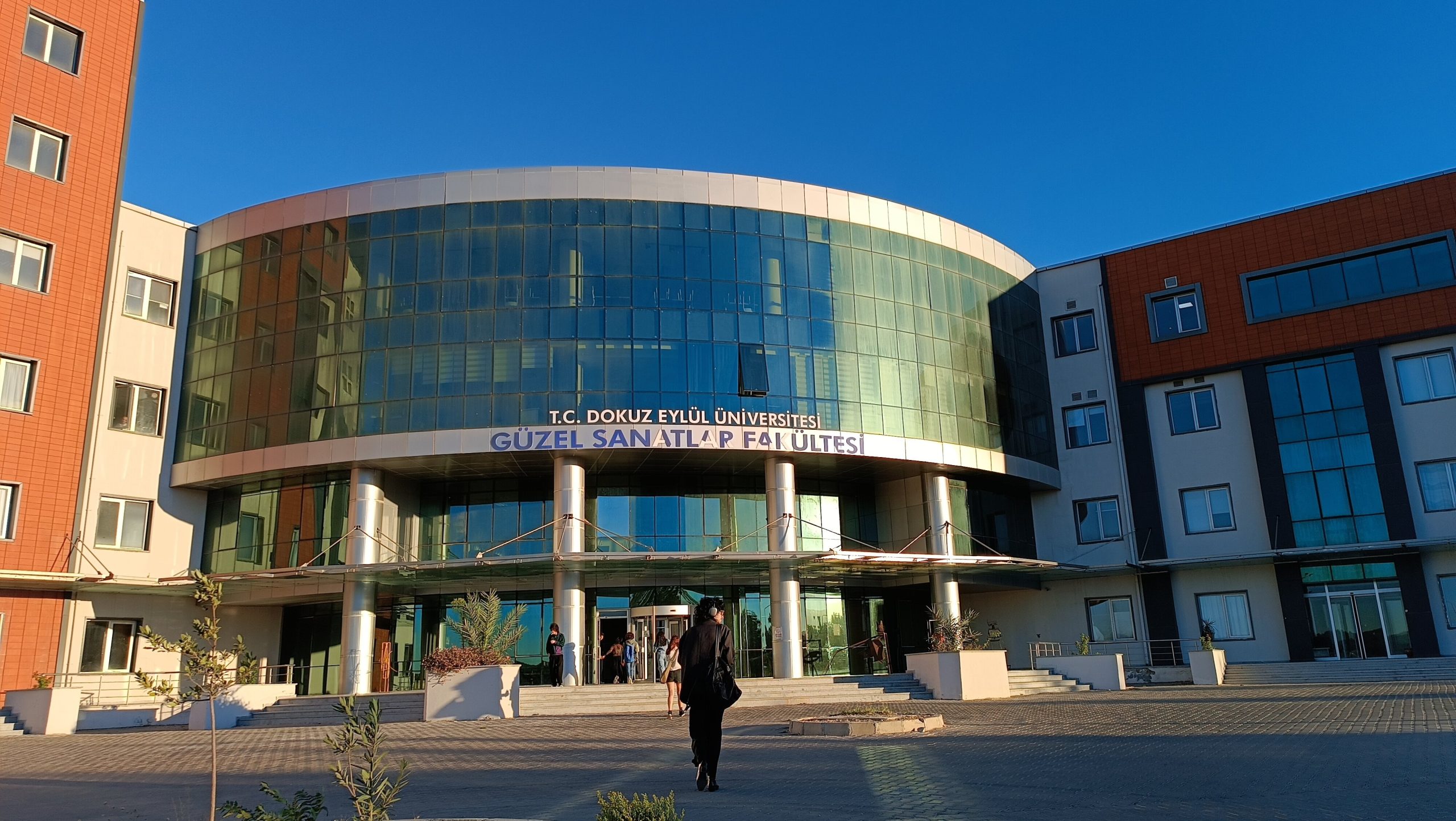 Dokuz Eylül Üniversitesi 2026-2027 Müzik Yetenek Sınavı Takvimi Açıklandı! Konservatuvar, Güzel Sanatlar Fakültesi ve Müzik Öğretmenliği Başvuruları Başlıyor